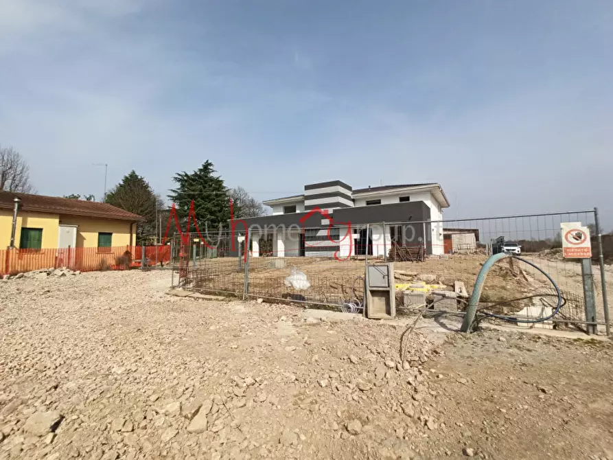 Immagine 1 di Casa bifamiliare in vendita  in via xi febbraio a Legnaro