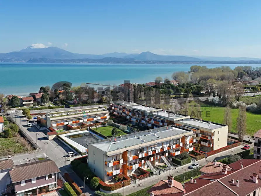 Immagine 2 di Appartamento in vendita  in Via Mazzarona 4 a Sirmione