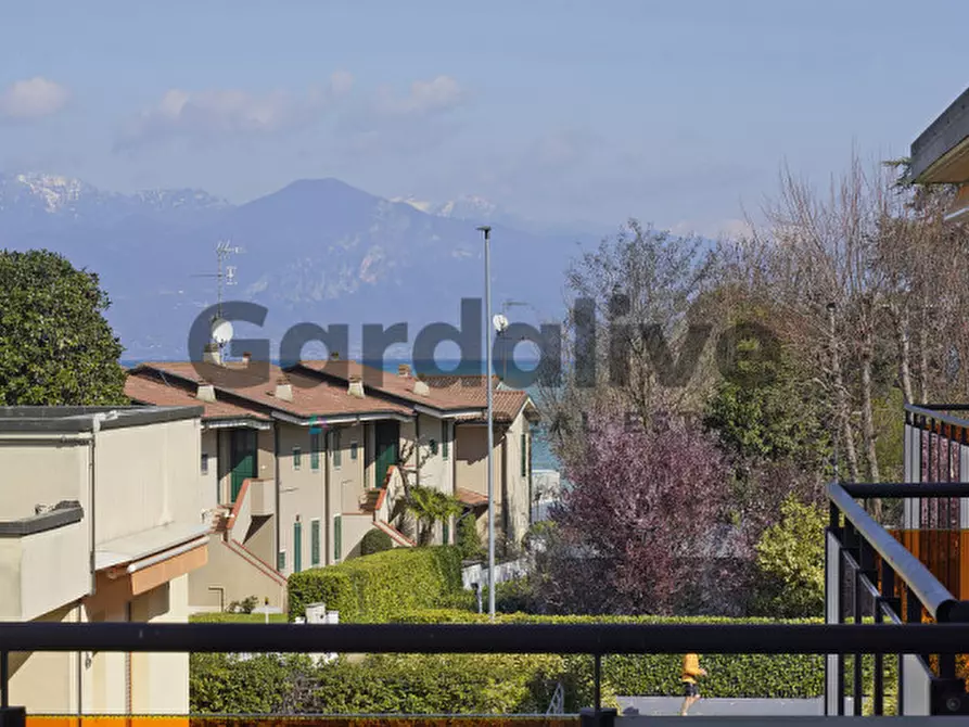 Immagine 11 di Appartamento in vendita  in Via Mazzarona 4 a Sirmione