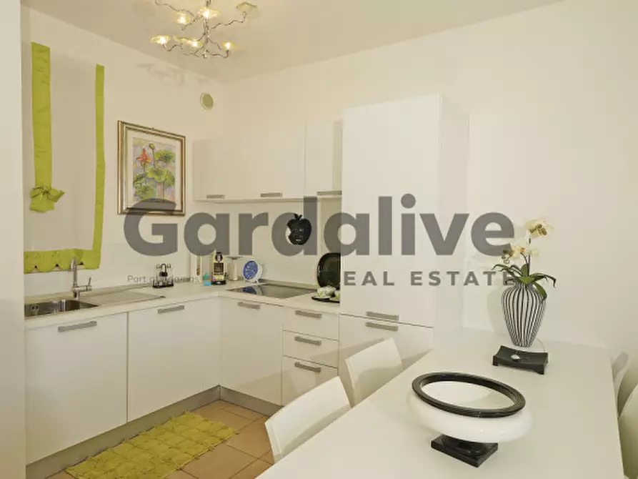 Immagine 13 di Appartamento in vendita  in Via Mazzarona 4 a Sirmione