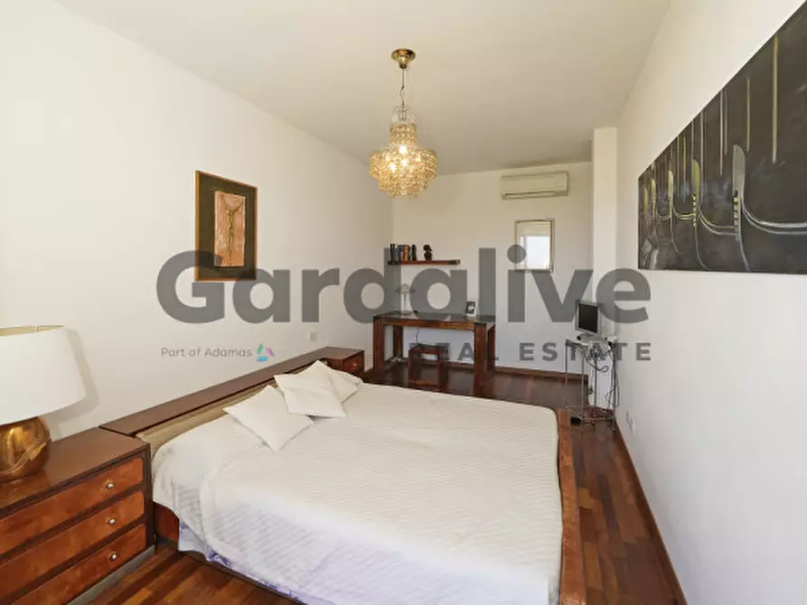 Immagine 16 di Appartamento in vendita  in Via Mazzarona 4 a Sirmione