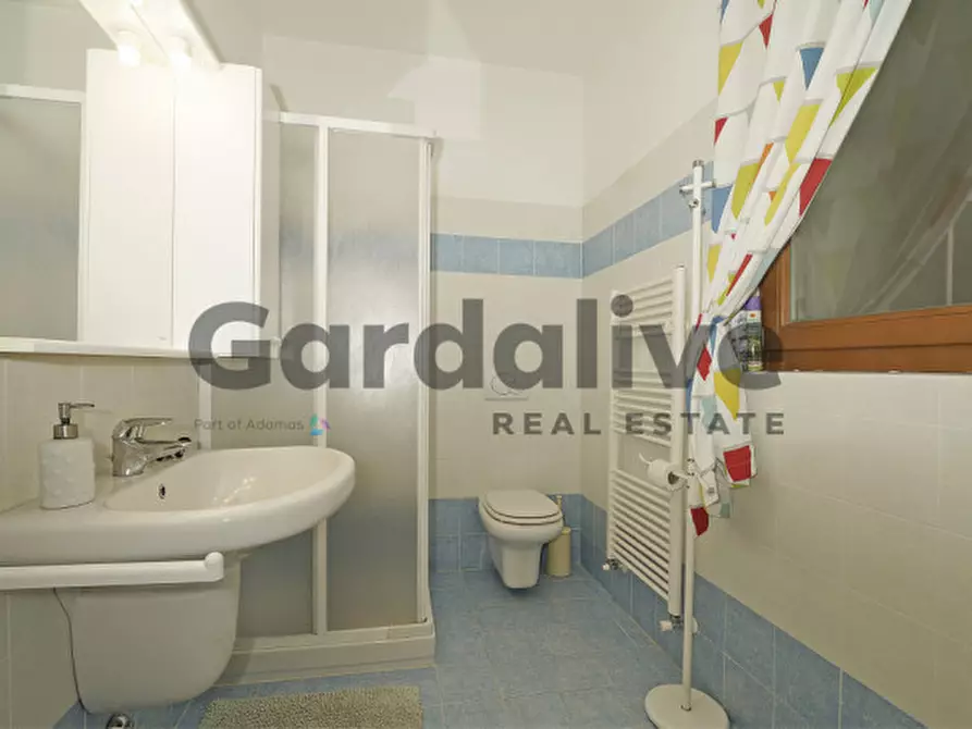 Immagine 20 di Appartamento in vendita  in Via Mazzarona 4 a Sirmione