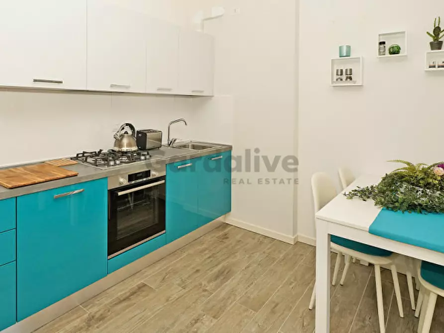 Immagine 3 di Appartamento in vendita  in Viale Ugo Foscolo 134 a Toscolano-Maderno