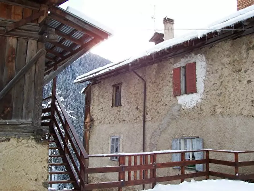 Immagine 3 di Appartamento in vendita  in somrabbi a Rabbi