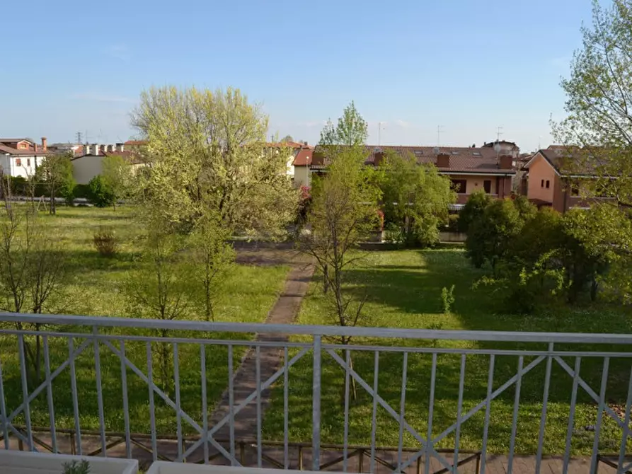 Immagine 12 di Attico in vendita  a Castelfranco Veneto