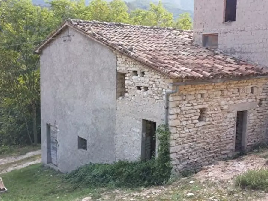 Immagine 4 di Rustico / casale in vendita  a Acqualagna