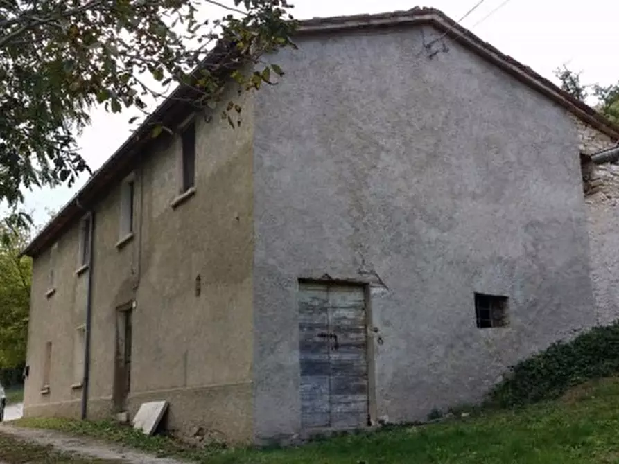 Immagine 5 di Rustico / casale in vendita  a Acqualagna