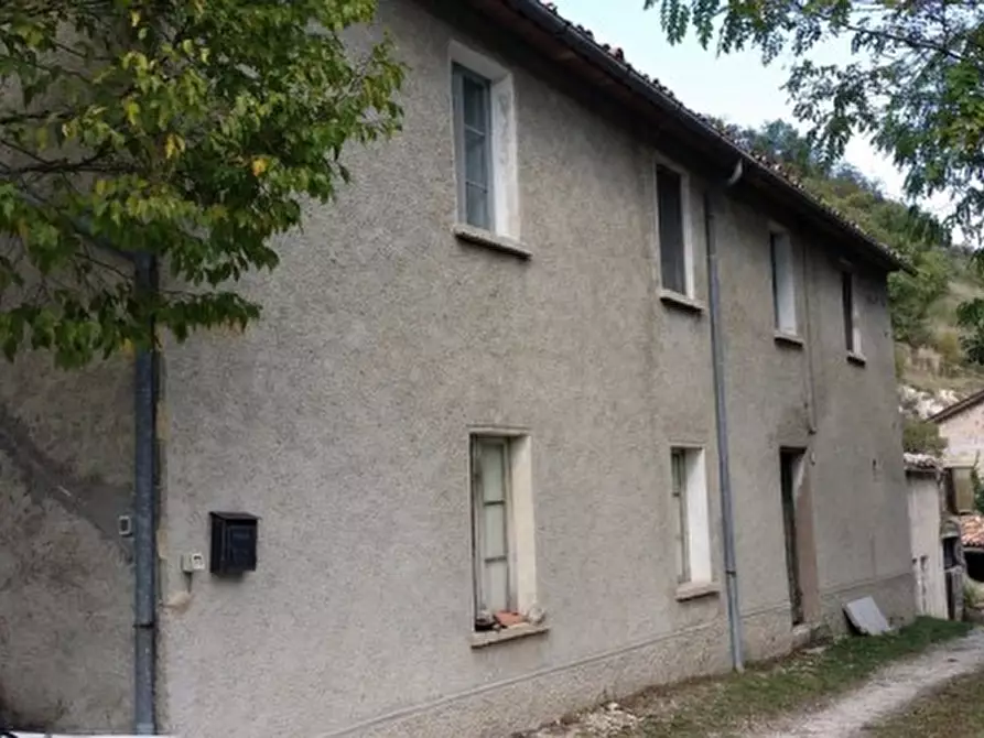 Immagine 6 di Rustico / casale in vendita  a Acqualagna