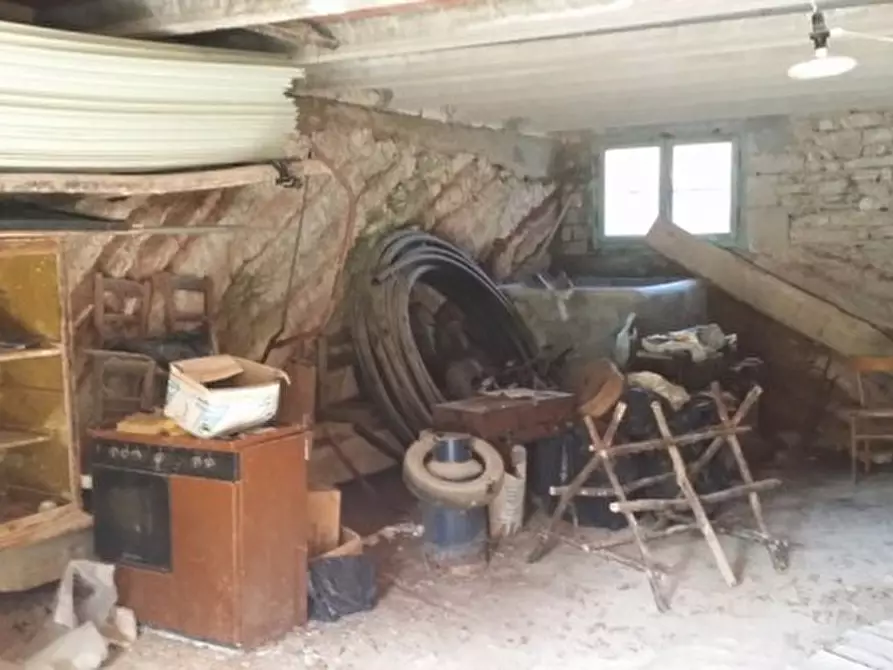 Immagine 15 di Rustico / casale in vendita  a Acqualagna