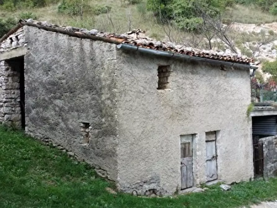 Immagine 16 di Rustico / casale in vendita  a Acqualagna
