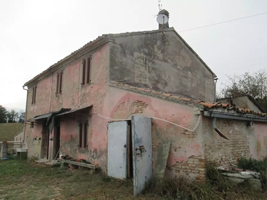 Immagine 1 di Rustico / casale in vendita  a San Costanzo