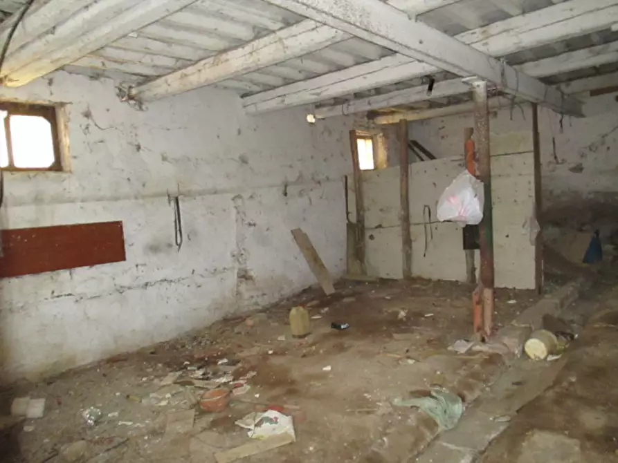 Immagine 7 di Rustico / casale in vendita  a San Costanzo