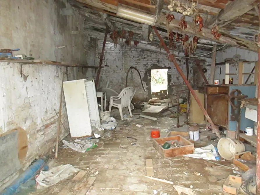 Immagine 29 di Rustico / casale in vendita  a San Costanzo