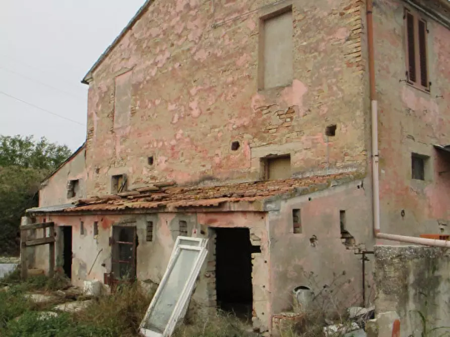 Immagine 38 di Rustico / casale in vendita  a San Costanzo