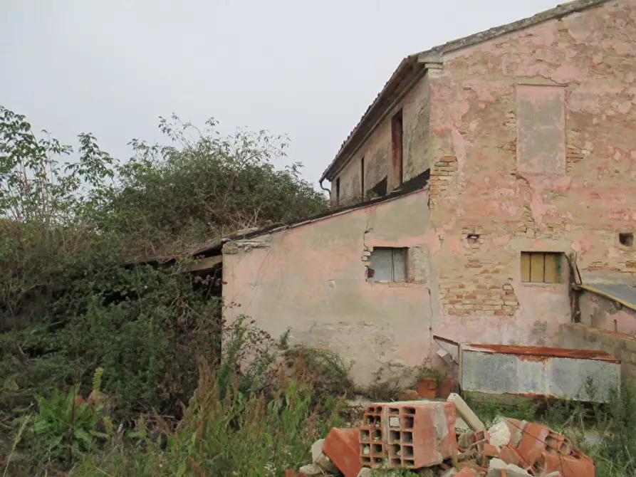 Immagine 39 di Rustico / casale in vendita  a San Costanzo