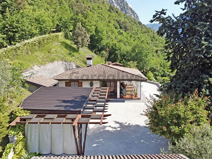 Immagine 10 di Villa in vendita  in Via Sanico a Toscolano-Maderno