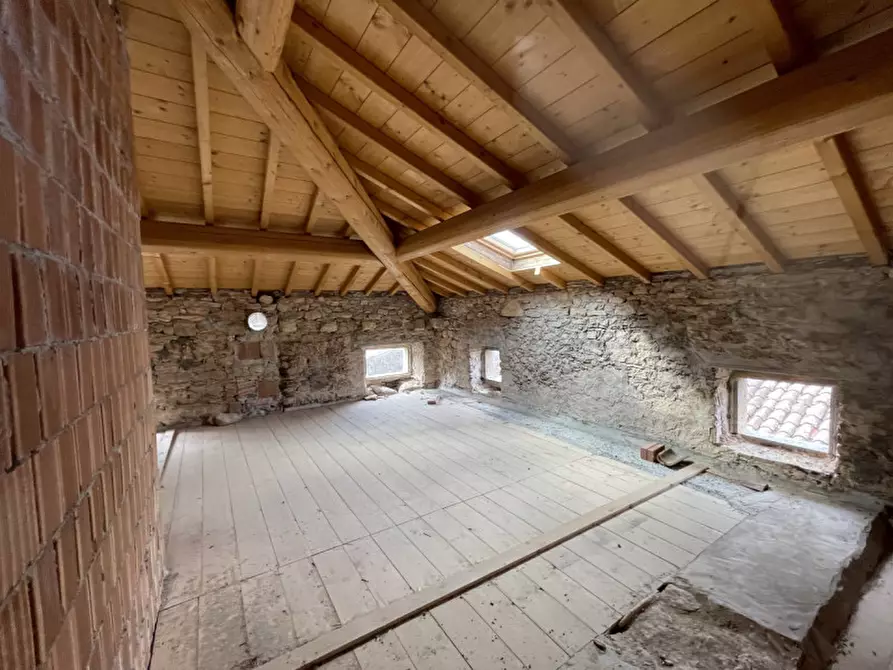 Immagine 21 di Rustico / casale in vendita  a Cazzano Di Tramigna