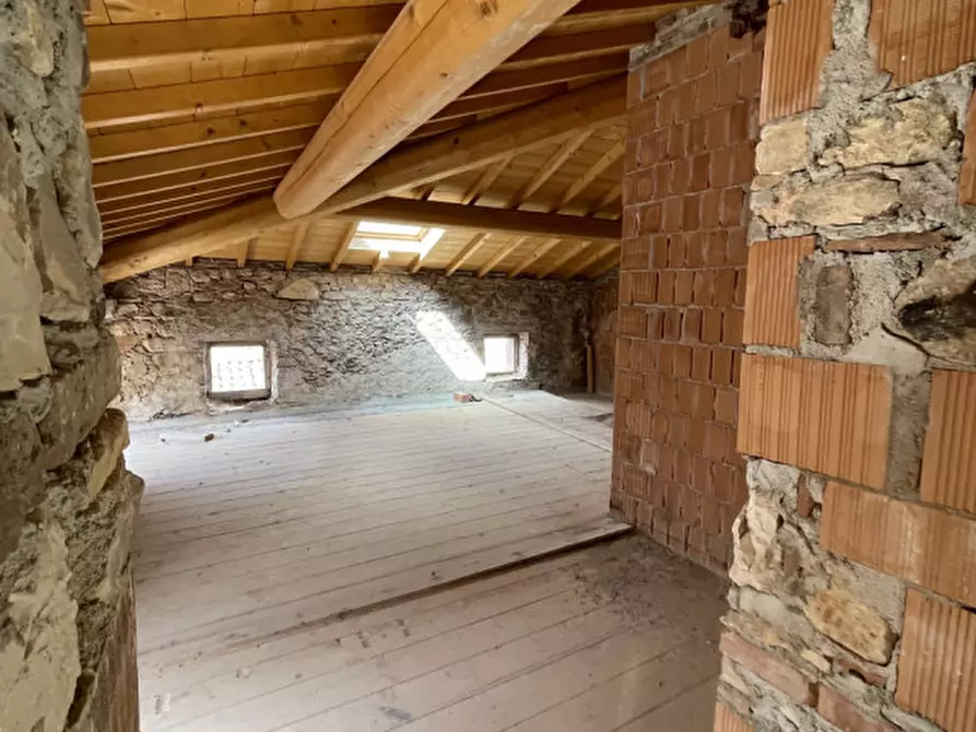 Immagine 23 di Rustico / casale in vendita  a Cazzano Di Tramigna