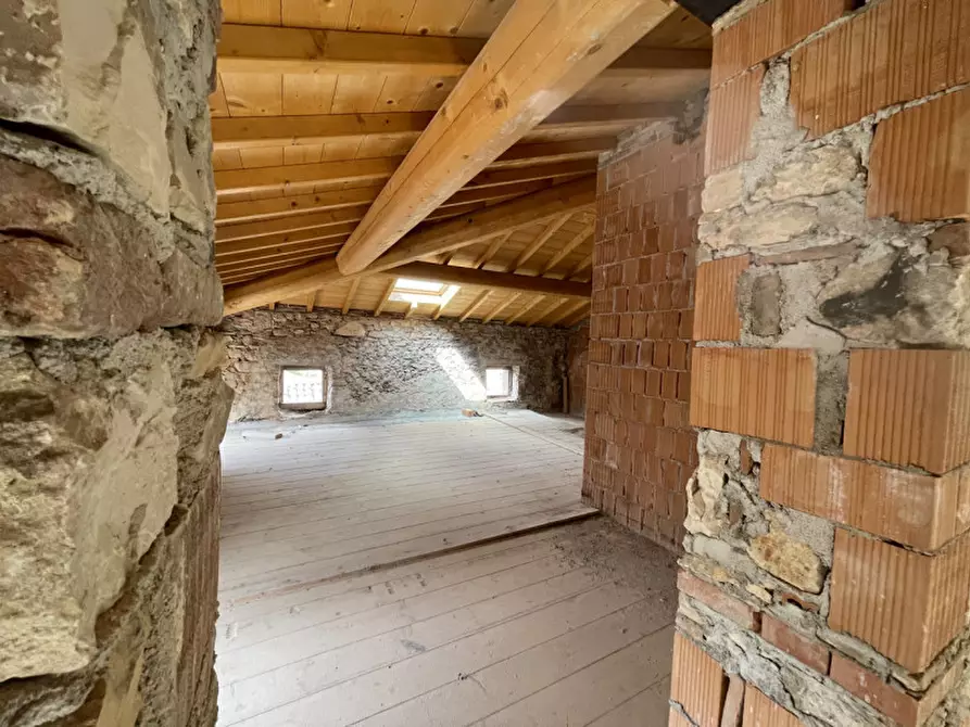 Immagine 24 di Rustico / casale in vendita  a Cazzano Di Tramigna