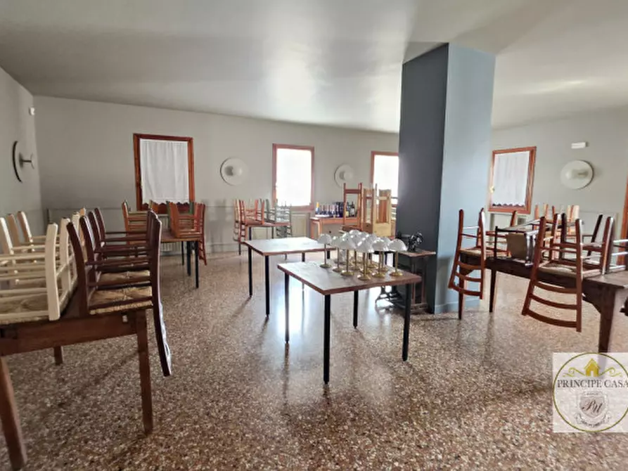 Immagine 13 di Attività commerciale in vendita  in Via Padana inferiore a Este