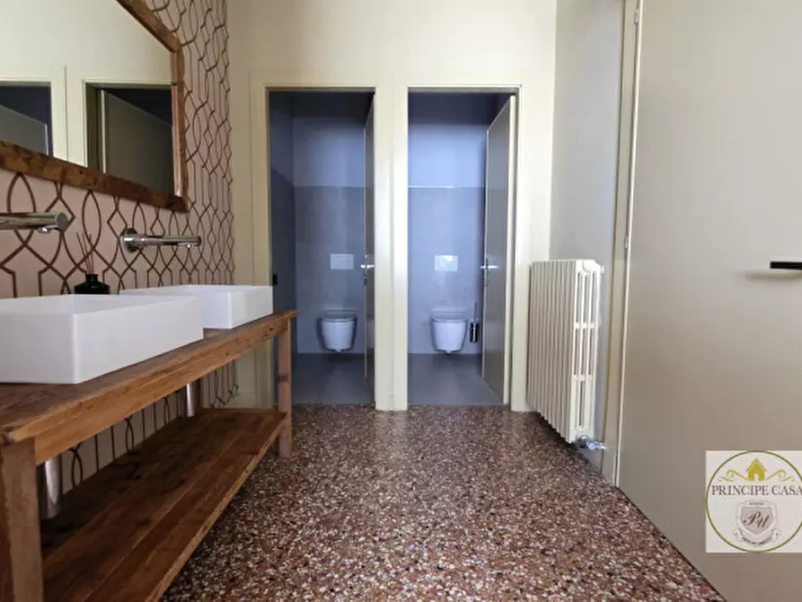 Immagine 21 di Attività commerciale in vendita  in Via Padana inferiore a Este