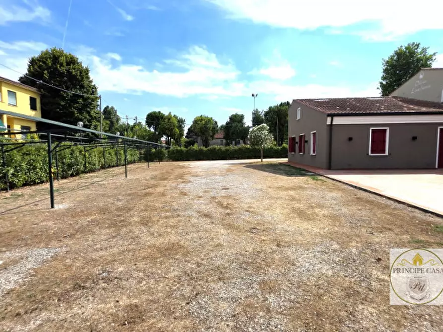 Immagine 27 di Attività commerciale in vendita  in Via Padana inferiore a Este