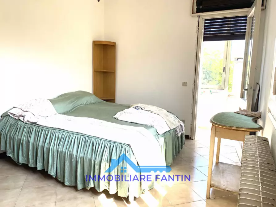 Immagine 5 di Villa in vendita  in VIA ALTINO a Treviso