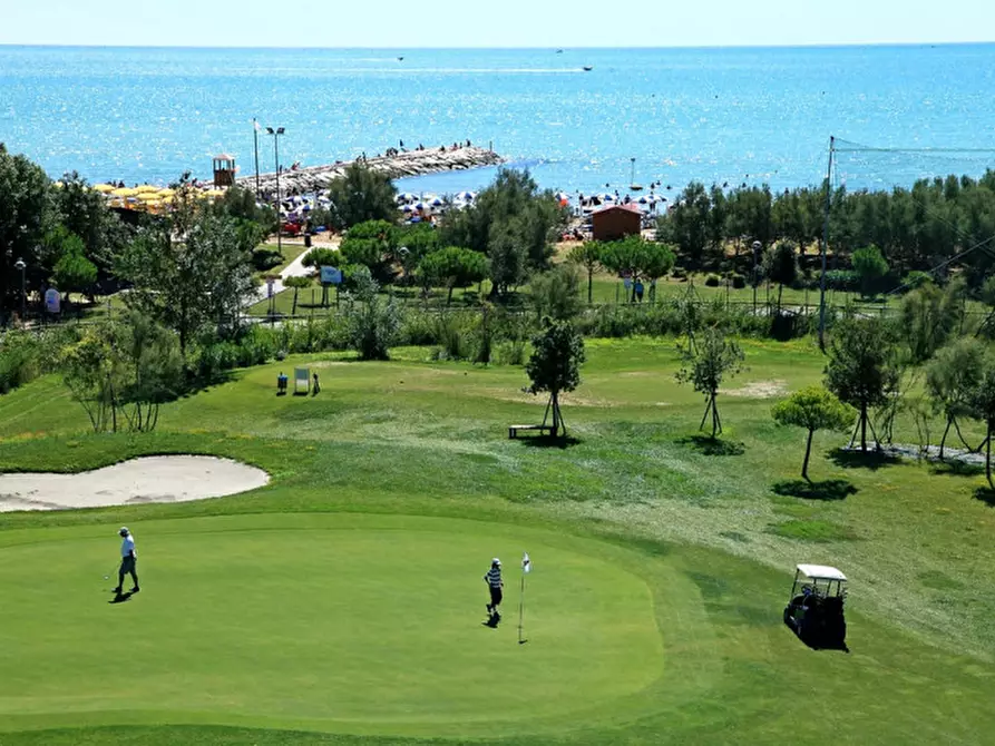 Immagine 17 di Villa in vendita  in Viale dei Cigni a Caorle