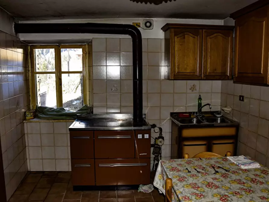 Immagine 10 di Casa indipendente in vendita  in frazione Piazzola a Rabbi