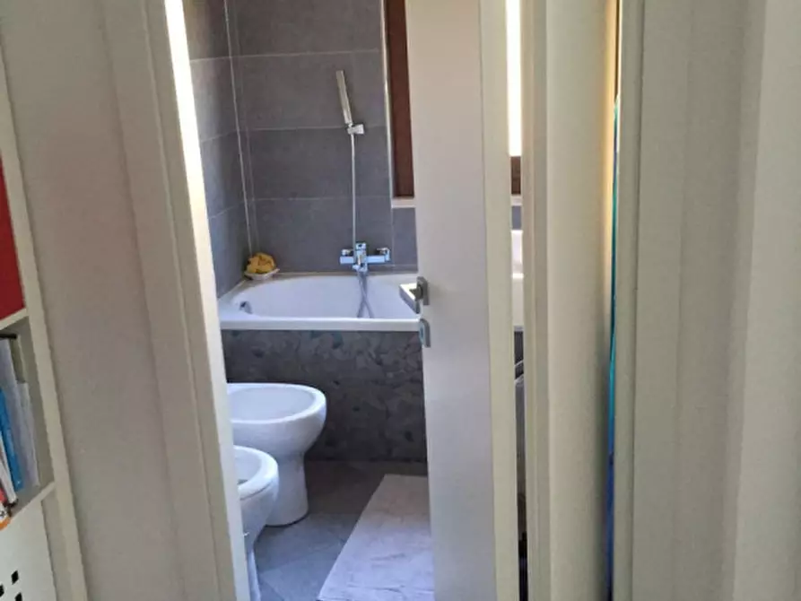 Immagine 7 di Appartamento in vendita  in VIA CASAL MORENA a Roma