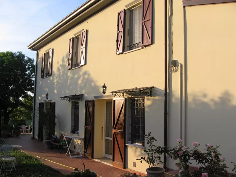 Immagine 2 di Casa indipendente in vendita  a Rimini