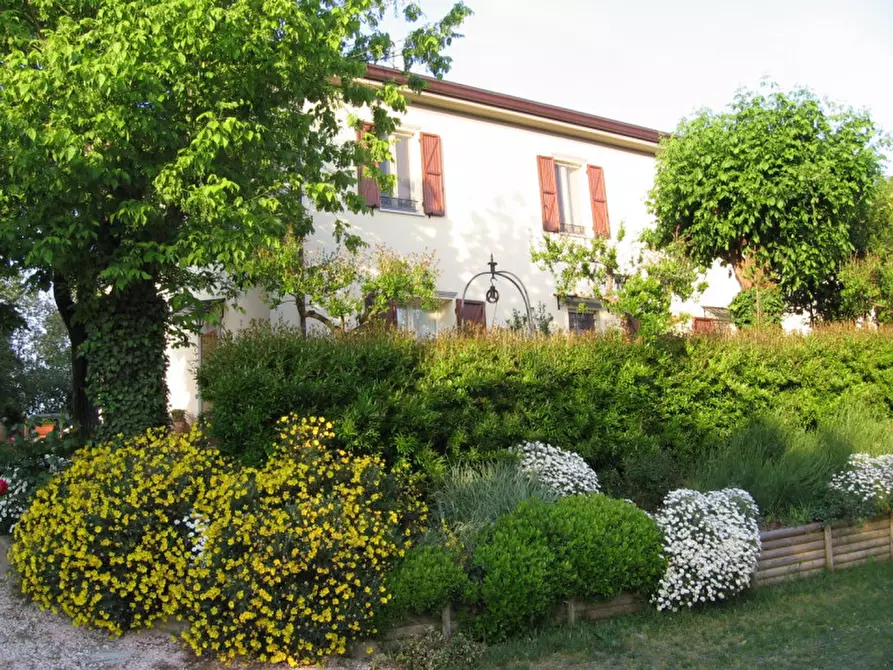 Immagine 1 di Casa indipendente in vendita  a Rimini