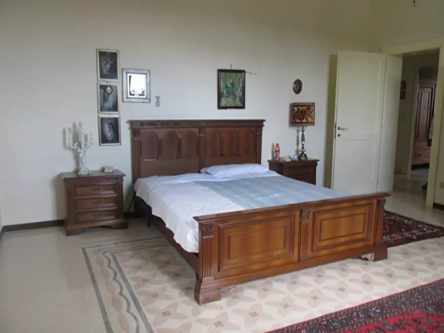 Immagine 9 di Villa in vendita  a Cesena