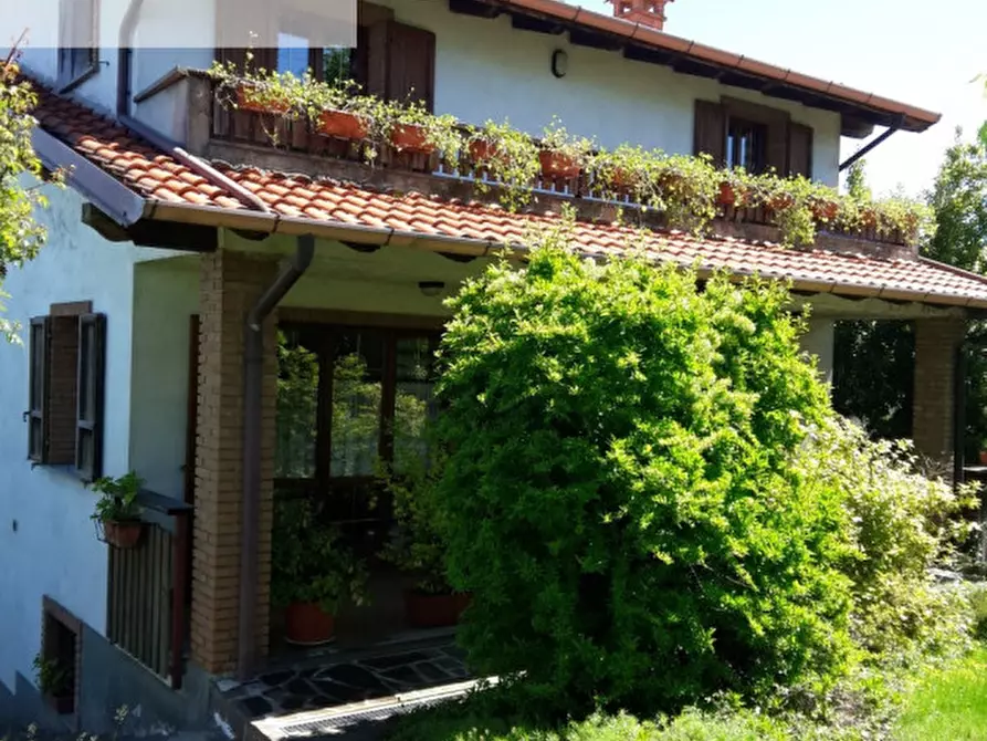 Immagine 3 di Villa in vendita  in Ruino Passo Carmine a Colli Verdi