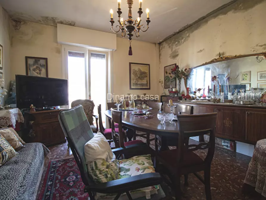 Immagine 12 di Appartamento in vendita  in Via Roma a Prato