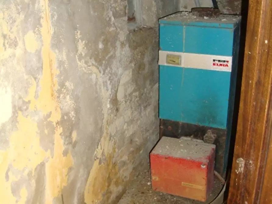 Immagine 15 di Rustico / casale in vendita  a Senigallia