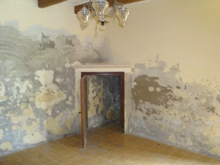 Immagine 16 di Rustico / casale in vendita  a Senigallia