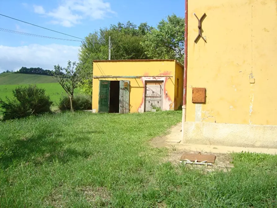 Immagine 32 di Rustico / casale in vendita  a Senigallia