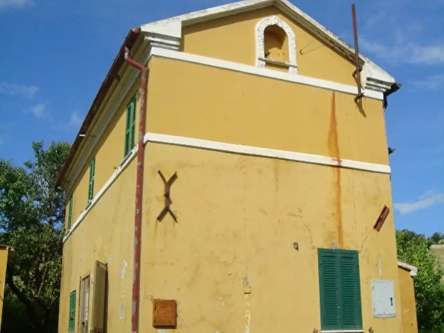 Immagine 34 di Rustico / casale in vendita  a Senigallia