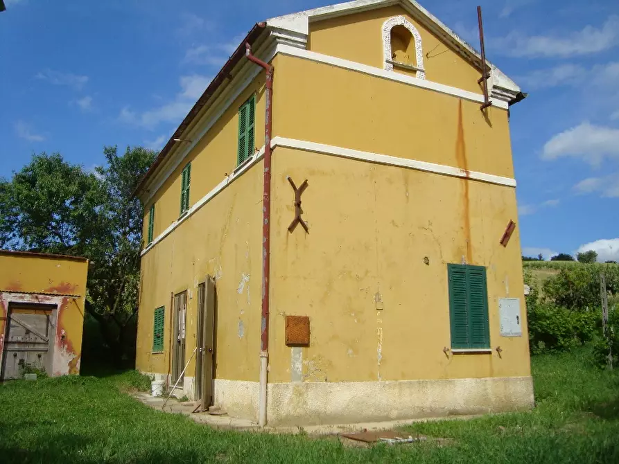 Immagine 37 di Rustico / casale in vendita  a Senigallia