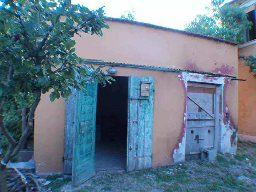 Immagine 47 di Rustico / casale in vendita  a Senigallia