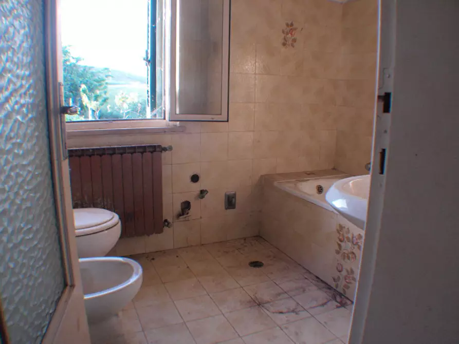 Immagine 54 di Rustico / casale in vendita  a Senigallia