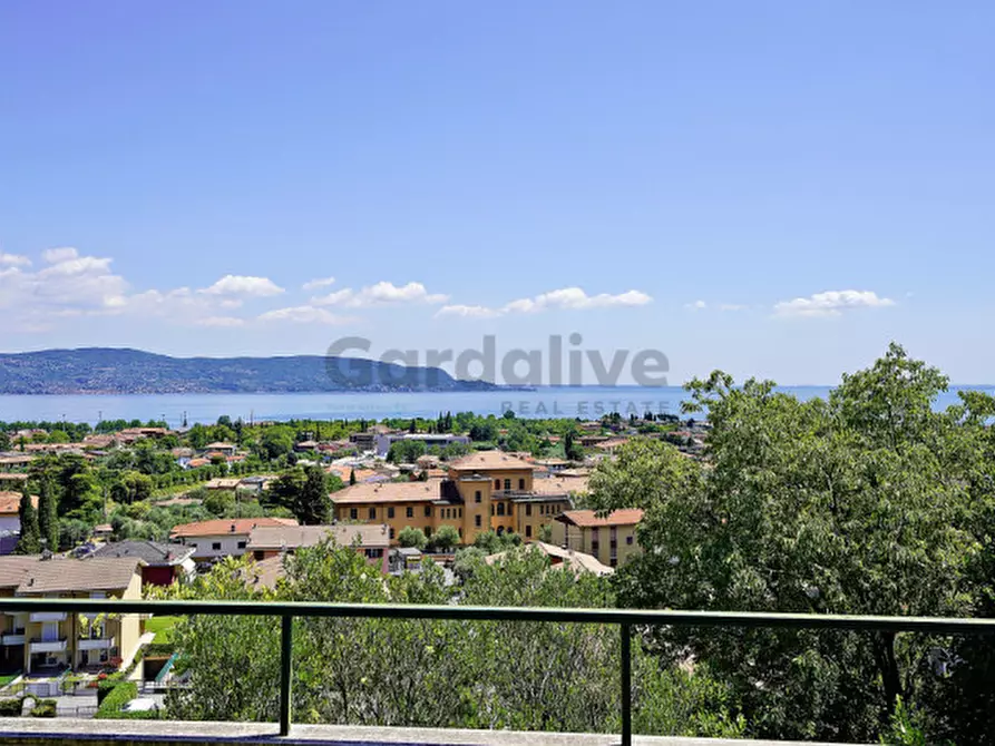 Immagine 1 di Villa in vendita  in Via Sant'Ambrogio 6 a Toscolano-Maderno