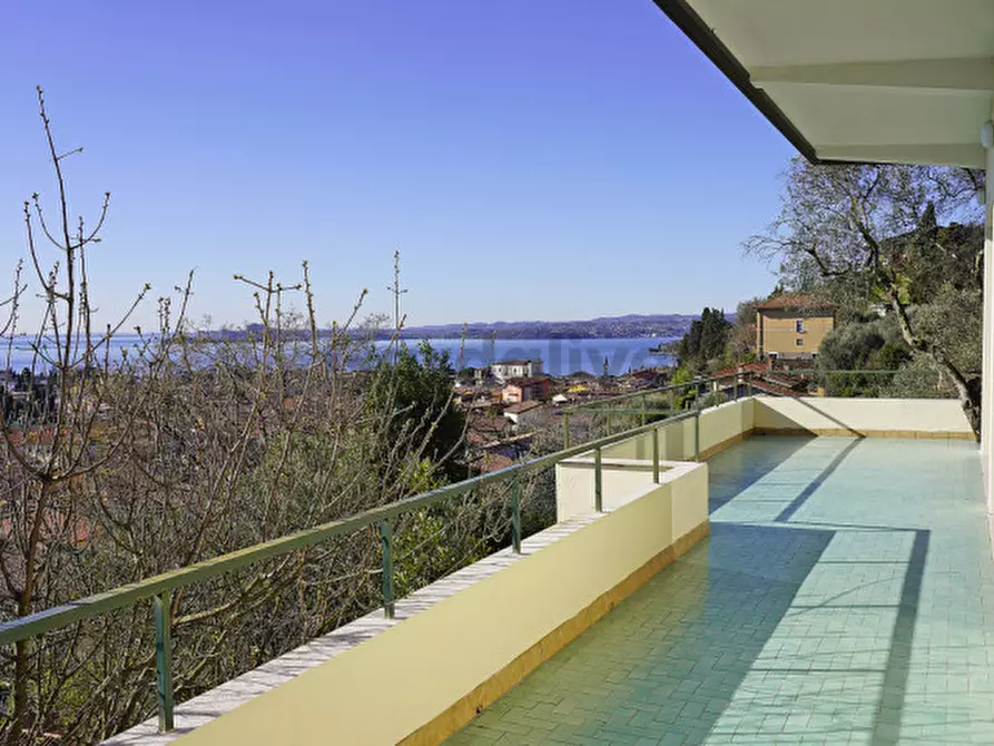 Immagine 1 di Villa in vendita  in Via Sant'Ambrogio 6 a Toscolano-Maderno