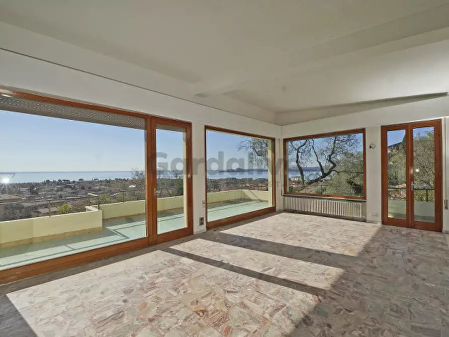 Immagine 3 di Villa in vendita  in Via Sant'Ambrogio 6 a Toscolano-Maderno