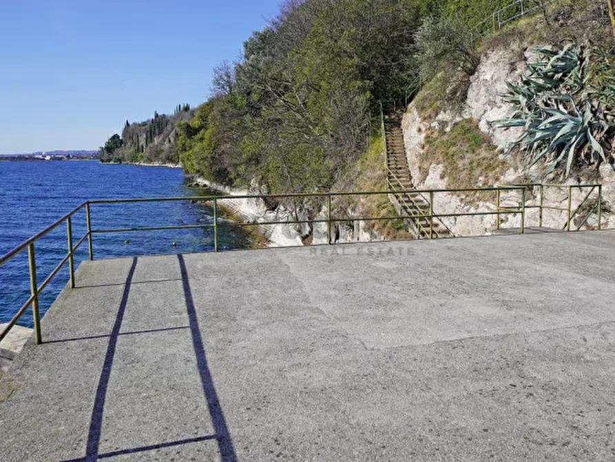 Immagine 8 di Appartamento in vendita  in Via Statale Toscolano 197 a Toscolano-Maderno