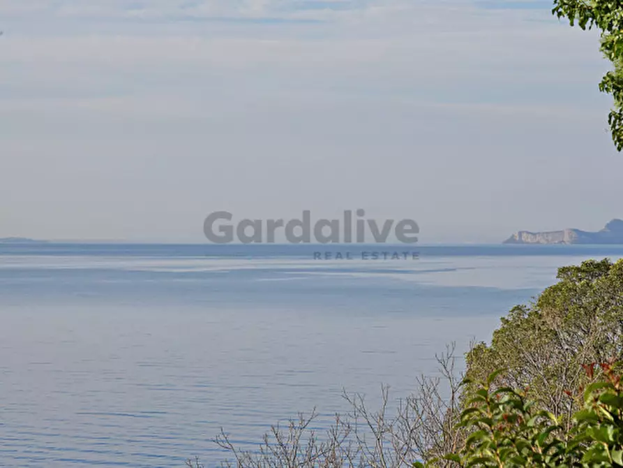 Immagine 11 di Appartamento in vendita  in Via Statale Toscolano 197 a Toscolano-Maderno