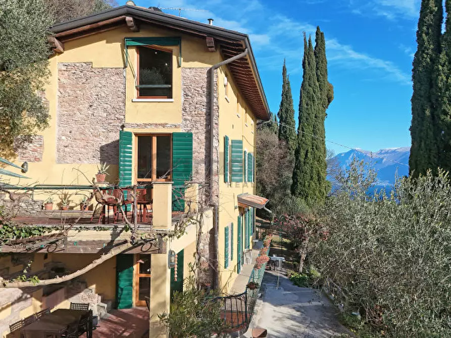 Immagine 3 di Villa in vendita  in Via Mornaga a Toscolano-Maderno