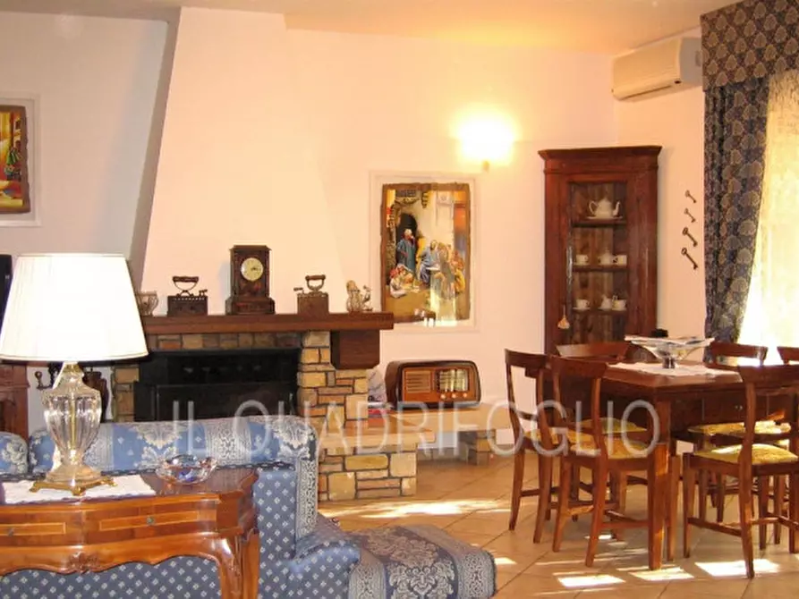 Immagine 9 di Villa in vendita  a Cesena