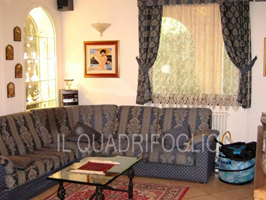 Immagine 10 di Villa in vendita  a Cesena